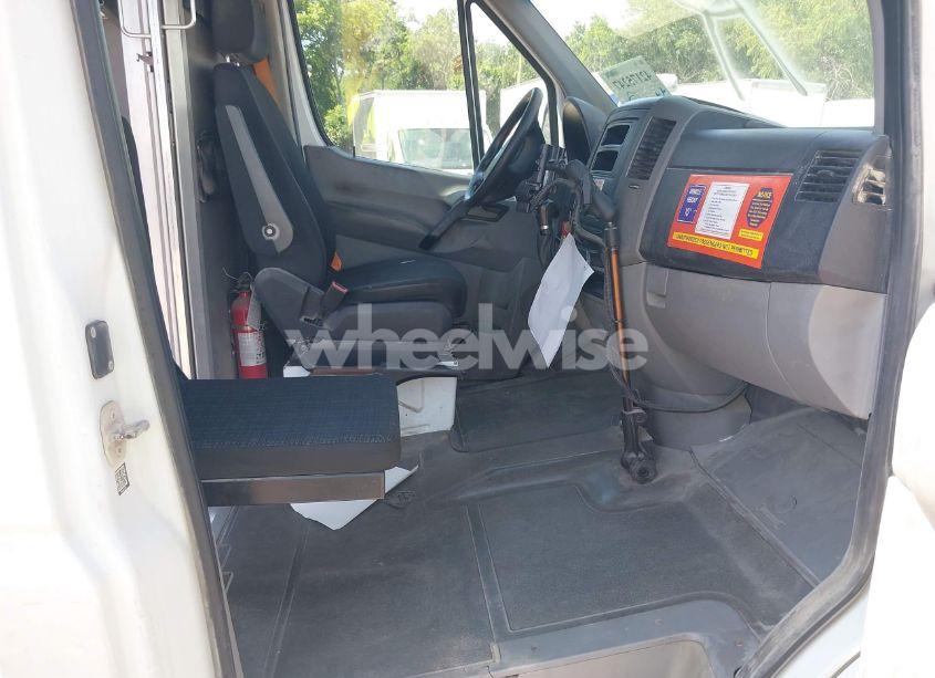 Photo 5 of 2015 Mercedes-benz Sprinter 2500 HIGH ROOF (VIN WD3PE8DB5FP125483)