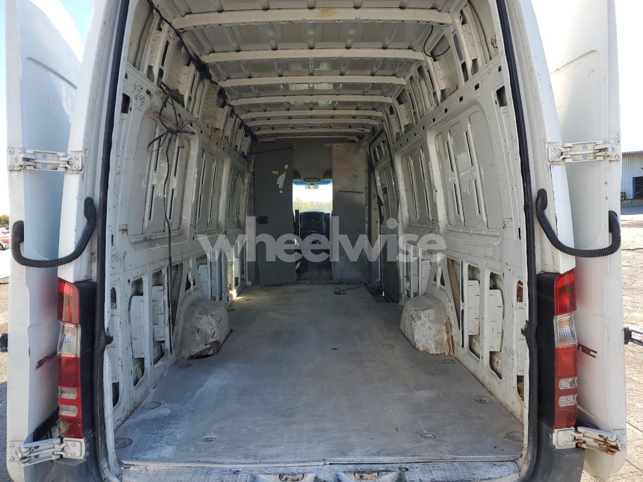 Photo 10 of 2014 MERCEDES BENZ SPRINTER DELIVERY TRUCK (VIN WD3PE8DC7E5832622)