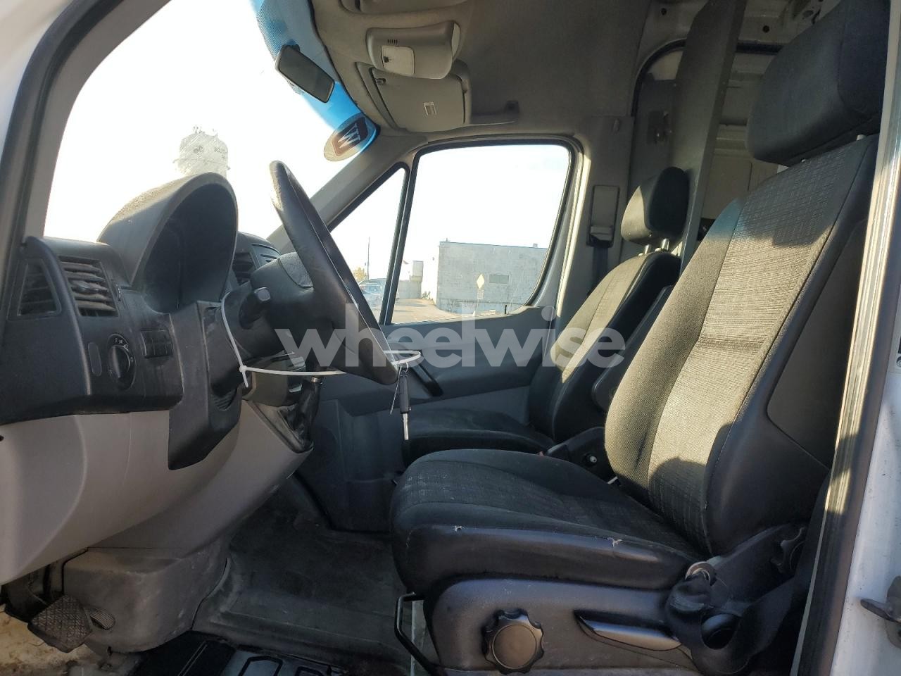 Photo 7 of 2014 MERCEDES BENZ SPRINTER DELIVERY TRUCK (VIN WD3PE8DC7E5832622)