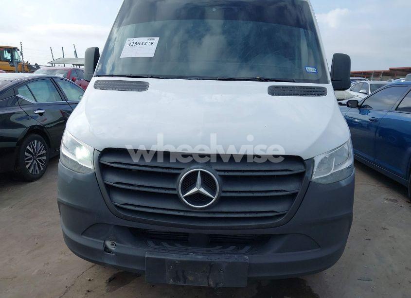 Photo 12 of 2019 Mercedes-benz Sprinter 2500 (VIN WD3PF0CD5KP037660)