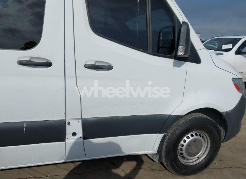 Photo 13 of 2019 Mercedes-benz Sprinter 2500 (VIN WD3PF0CD5KP037660)