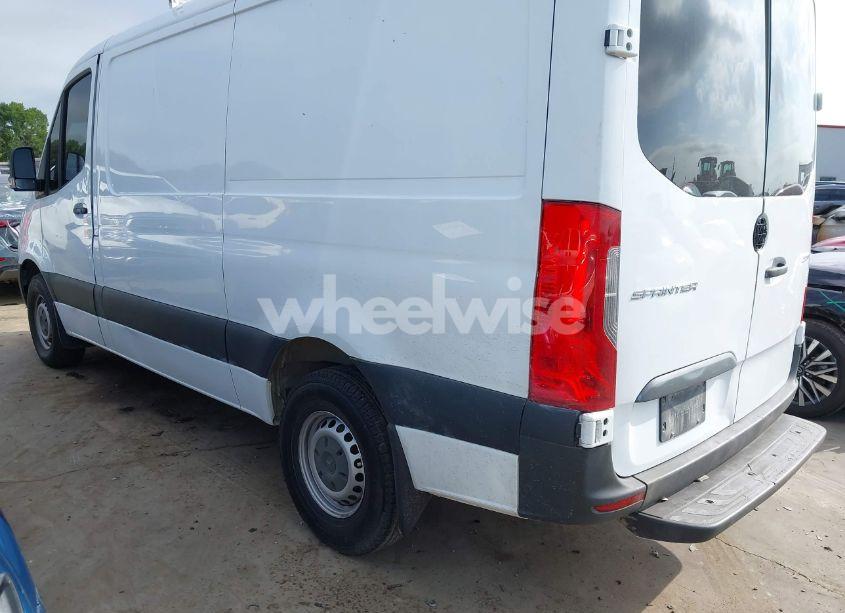 Photo 3 of 2019 Mercedes-benz Sprinter 2500 (VIN WD3PF0CD5KP037660)