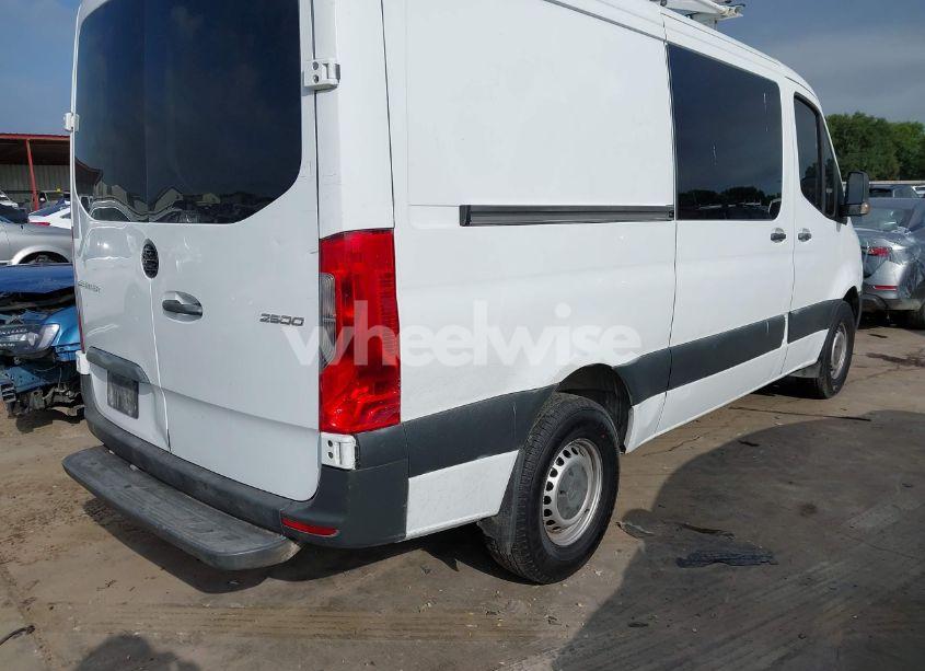 Photo 4 of 2019 Mercedes-benz Sprinter 2500 (VIN WD3PF0CD5KP037660)
