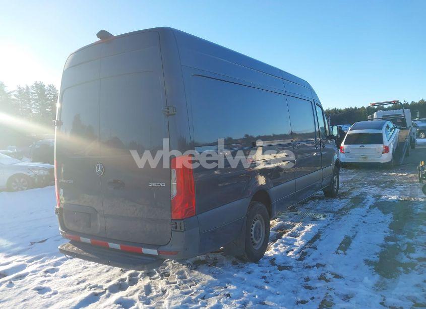 Photo 4 of 2019 Mercedes-benz Sprinter 2500 HIGH ROOF V6 (VIN WD3PF1CD2KP089477)