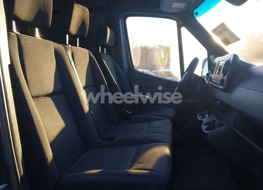 Photo 5 of 2019 Mercedes-benz Sprinter 2500 HIGH ROOF V6 (VIN WD3PF1CD2KP089477)