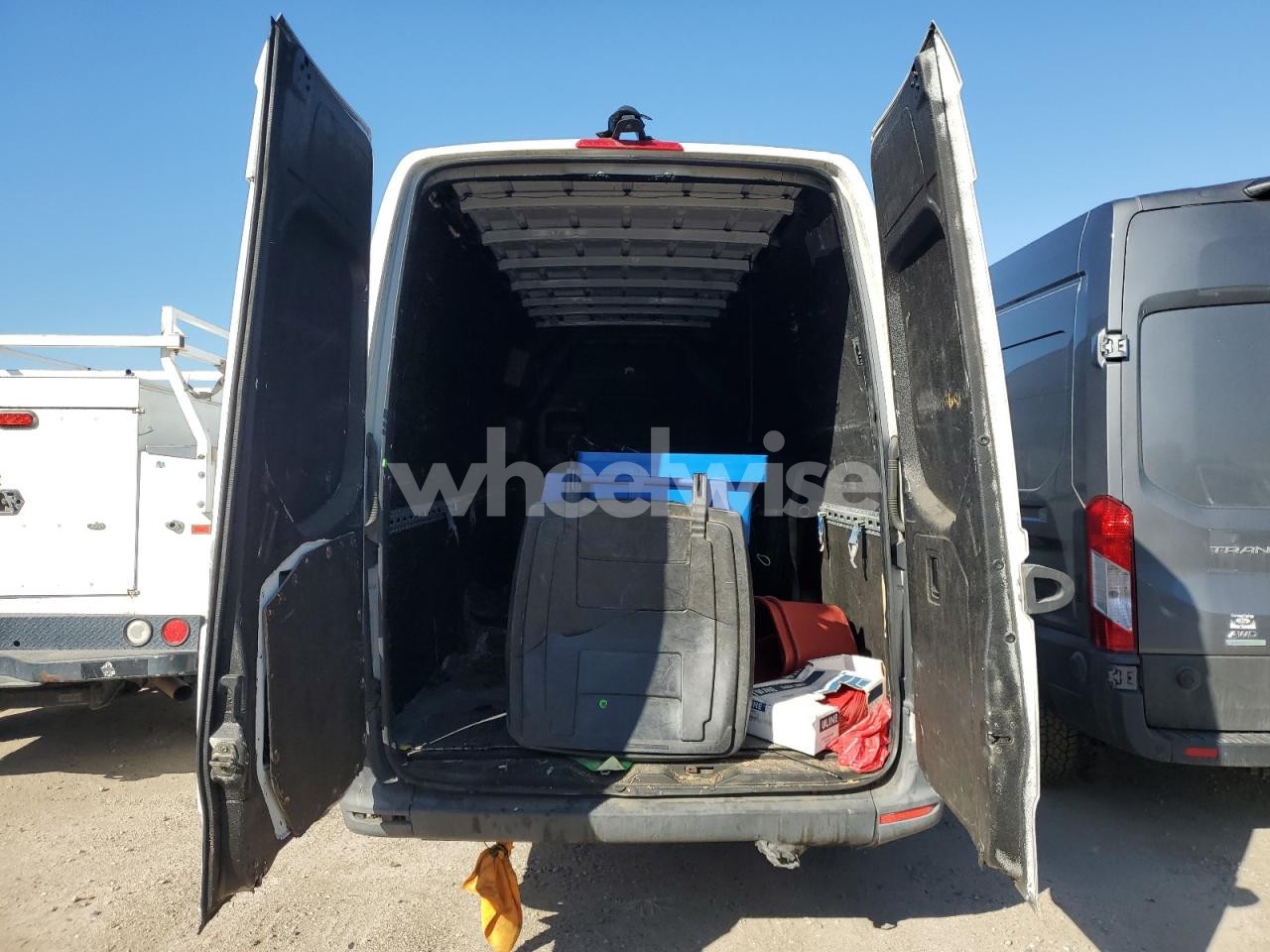 Photo 10 of 2019 MERCEDES BENZ SPRINTER DELIVERY VAN (VIN WD4PF1CD4KP163137)