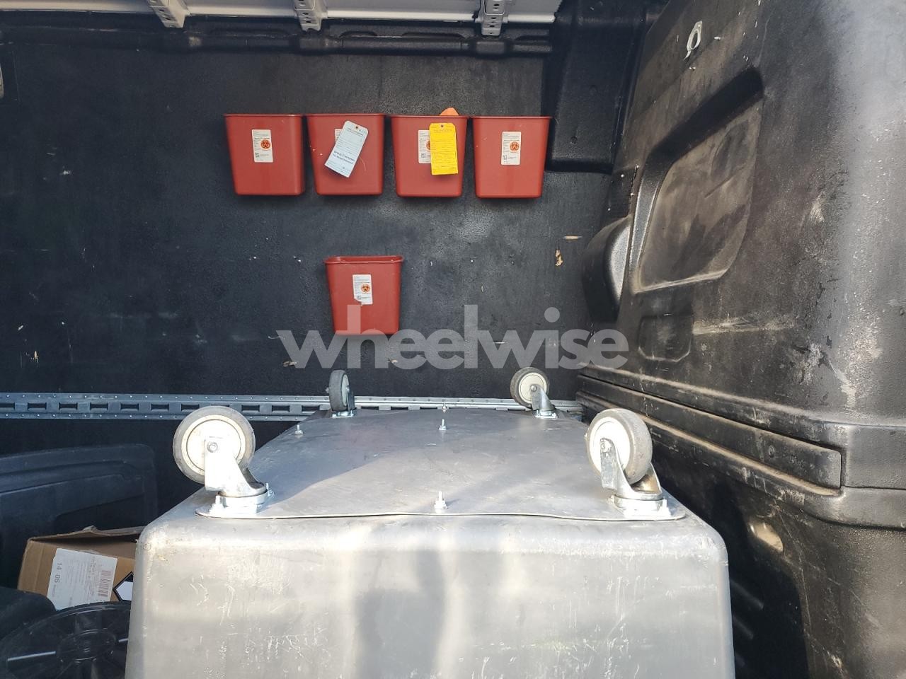 Photo 11 of 2019 MERCEDES BENZ SPRINTER DELIVERY VAN (VIN WD4PF1CD4KP163137)