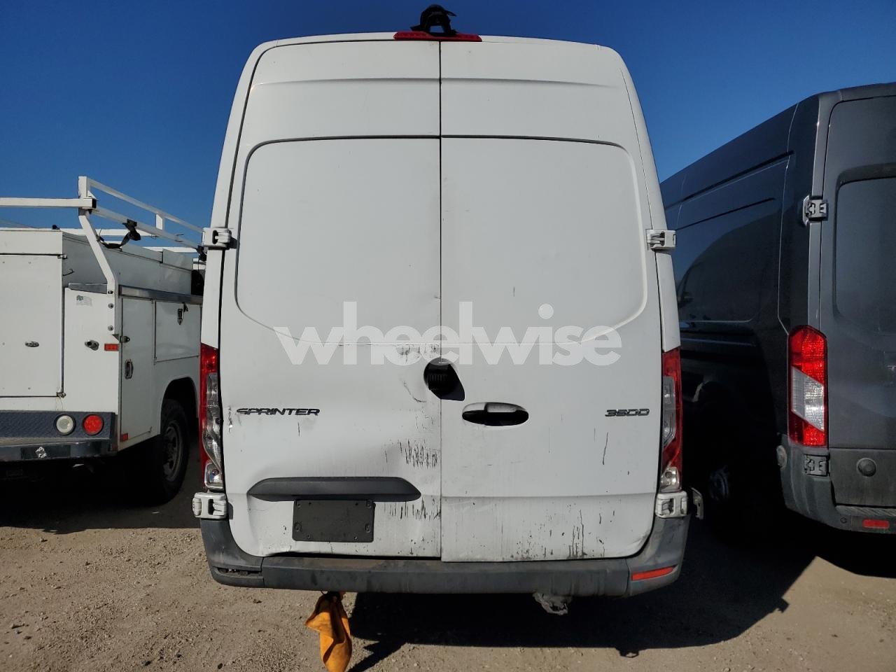 Photo 6 of 2019 MERCEDES BENZ SPRINTER DELIVERY VAN (VIN WD4PF1CD4KP163137)