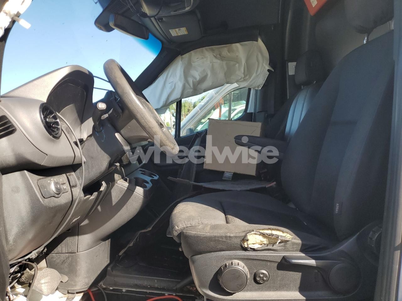 Photo 7 of 2019 MERCEDES BENZ SPRINTER DELIVERY VAN (VIN WD4PF1CD4KP163137)