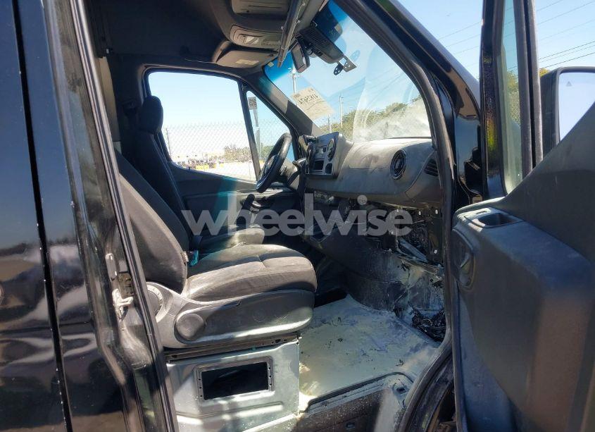 Photo 5 of 2019 Mercedes-benz Sprinter 2500 HIGH ROOF V6 (VIN WD4PF1CD8KP143473)