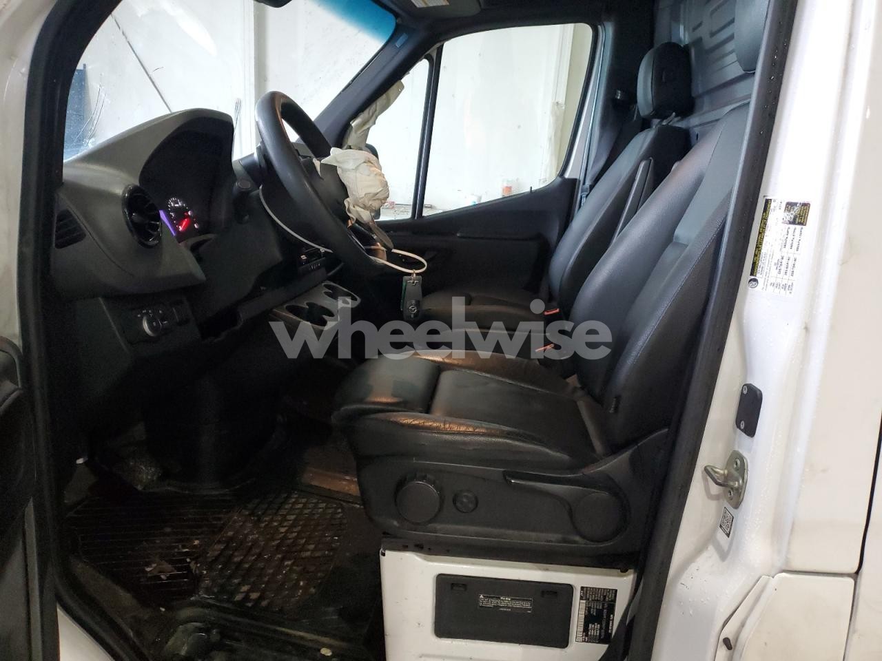 Photo 5 of 2019 MERCEDES-BENZ SPRINTER UTILITY / SERVICE VAN (VIN WD4PF1CD9KP183576)