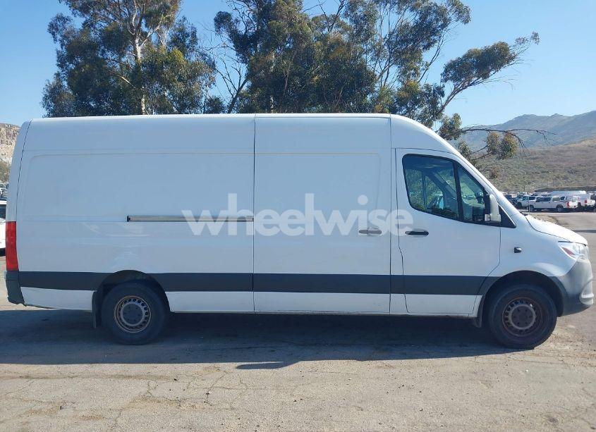 Photo 13 of 2019 Mercedes-benz Sprinter 2500 HIGH ROOF I4 (VIN WD4PF1ED2KT013726)