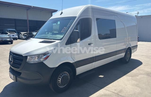 Photo 3 of 2019 MERCEDES-BENZ SPRINTER 3500/4500 (VIN WD4PF4CD1KP044852)