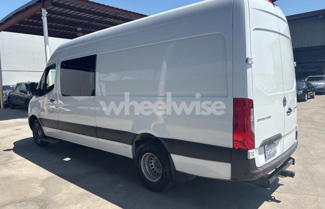 Photo 6 of 2019 MERCEDES-BENZ SPRINTER 3500/4500 (VIN WD4PF4CD1KP044852)