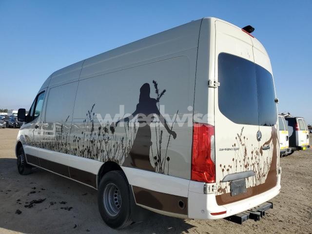 Photo 2 of 2019 MERCEDES-BENZ SPRINTER 3500/4500 (VIN WD4PF4CD4KP115591)