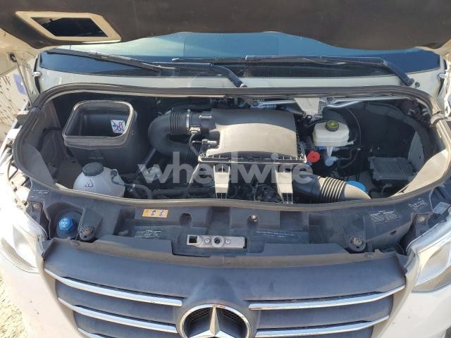 Photo 8 of 2019 MERCEDES-BENZ SPRINTER 3500/4500 (VIN WD4PF4CD4KP115591)
