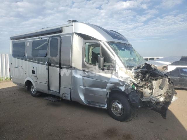 Photo 10 of 2018 LEISURE TRAVEL VANS LTD. LEISURE CLASS C MOTORHOMES (VIN WDAPF4CC3J9754052)