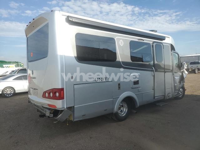 Photo 6 of 2018 LEISURE TRAVEL VANS LTD. LEISURE CLASS C MOTORHOMES (VIN WDAPF4CC3J9754052)