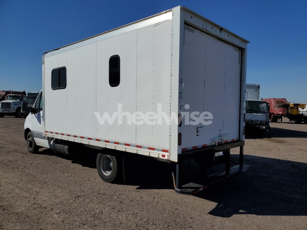 Photo 3 of 2019 MERCEDES-BENZ SPRINTER 3500/4500 (VIN WDAPF4CD2KN019063)