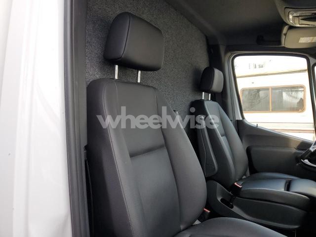 Photo 5 of 2019 MERCEDES-BENZ SPRINTER 3500/4500 (VIN WDAPF4CD6KN015095)