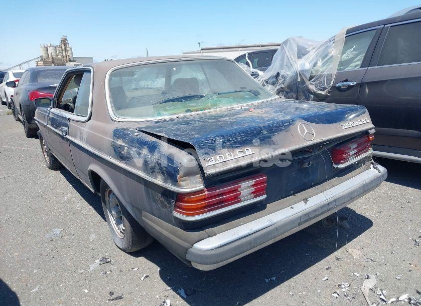 Photo 3 of 1982 Mercedes-benz 300 CDT (VIN WDBAB53A7CB000357)