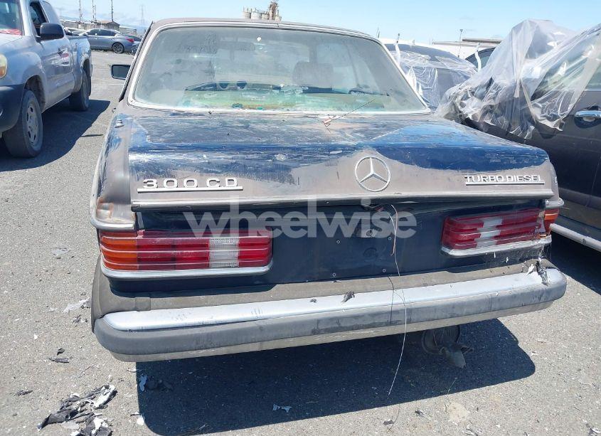 Photo 6 of 1982 Mercedes-benz 300 CDT (VIN WDBAB53A7CB000357)