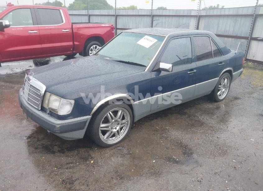 Photo 2 of 1990 Mercedes-benz 300 E (VIN WDBEA30D5LB186360)