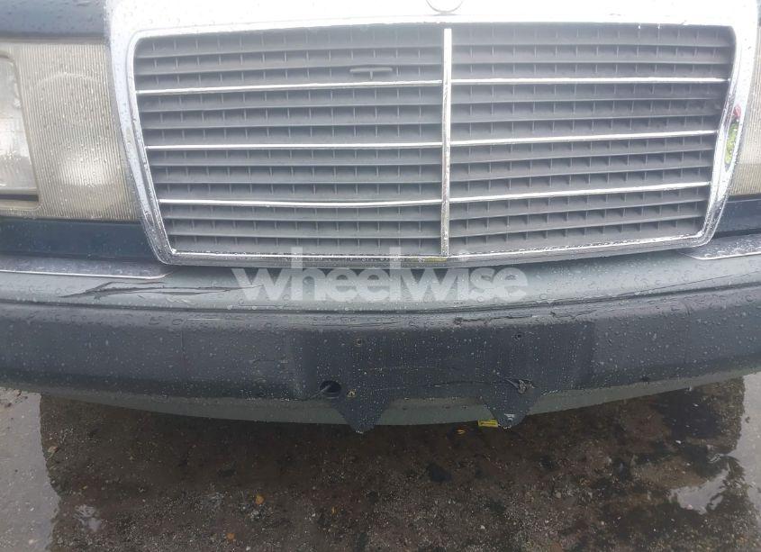 Photo 6 of 1990 Mercedes-benz 300 E (VIN WDBEA30D5LB186360)