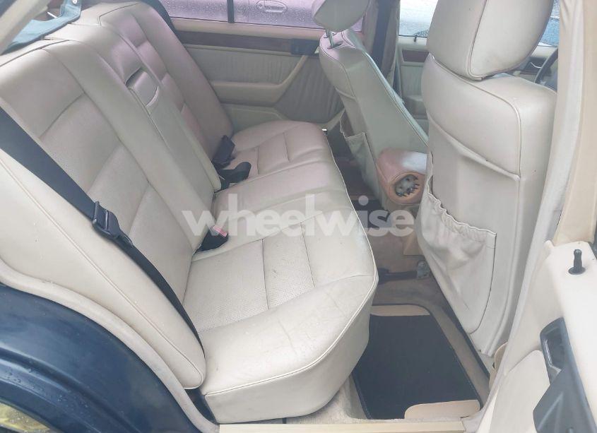 Photo 8 of 1990 Mercedes-benz 300 E (VIN WDBEA30D5LB186360)