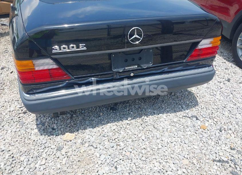 Photo 13 of 1990 Mercedes-benz 300 E (VIN WDBEA30DXLB268200)