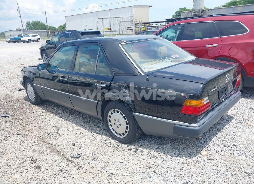 Photo 3 of 1990 Mercedes-benz 300 E (VIN WDBEA30DXLB268200)