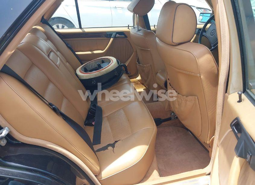 Photo 8 of 1990 Mercedes-benz 300 E (VIN WDBEA30DXLB268200)