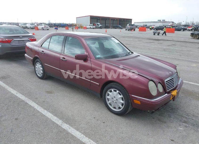 1996 Mercedes-benz E 320 (VIN WDBJF55F1TJ014578) main photo