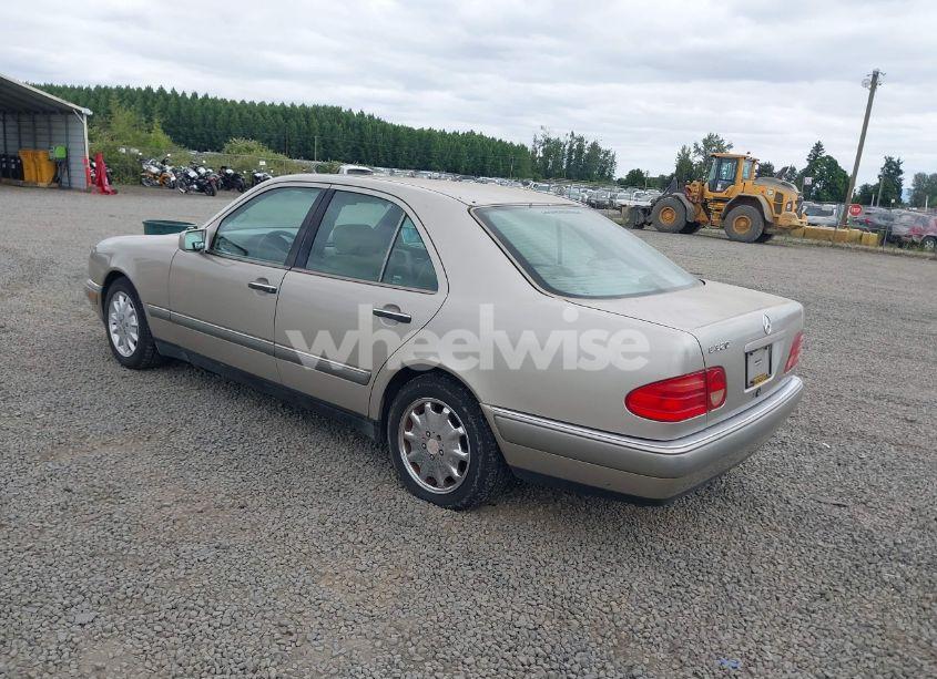 Photo 3 of 1997 Mercedes-benz E 320 (VIN WDBJF55F6VJ034862)