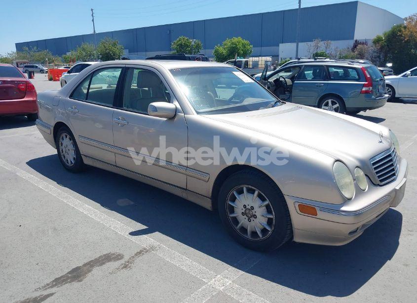 2000 Mercedes-benz E 320 (VIN WDBJF65J2YB005156) main photo