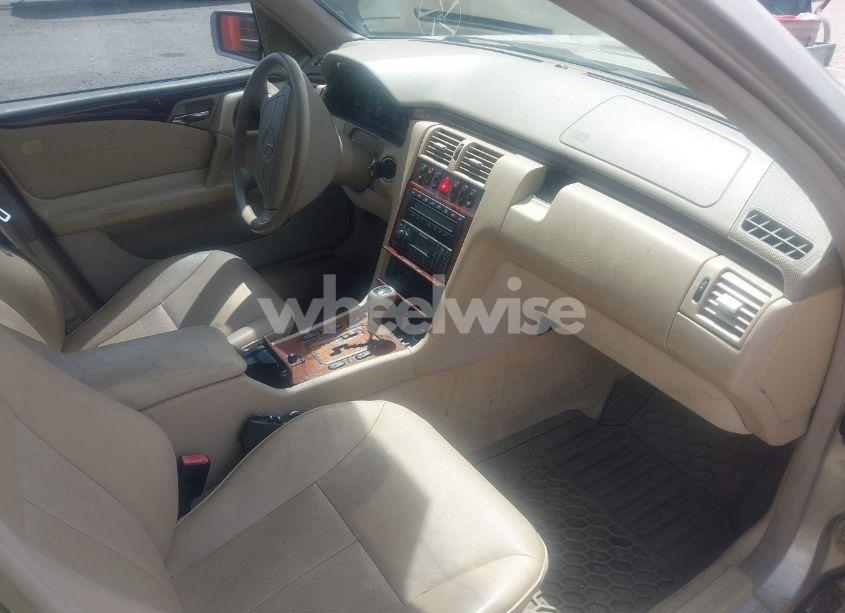 Photo 5 of 1999 Mercedes-benz E 320 AWD (VIN WDBJH82F8XX022566)