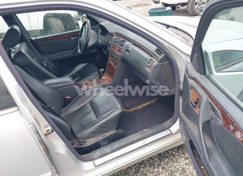 Photo 5 of 2002 Mercedes-benz E 320 4M (VIN WDBJH82J42X064102)