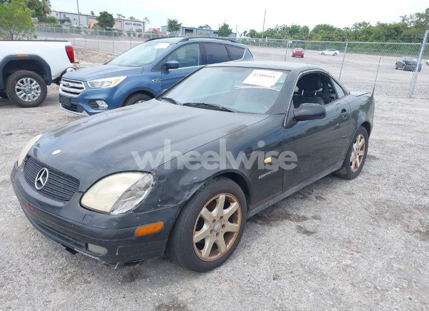 Photo 2 of 1999 Mercedes-benz Slk 230 KOMPRESSOR (VIN WDBKK47F0XF086064)