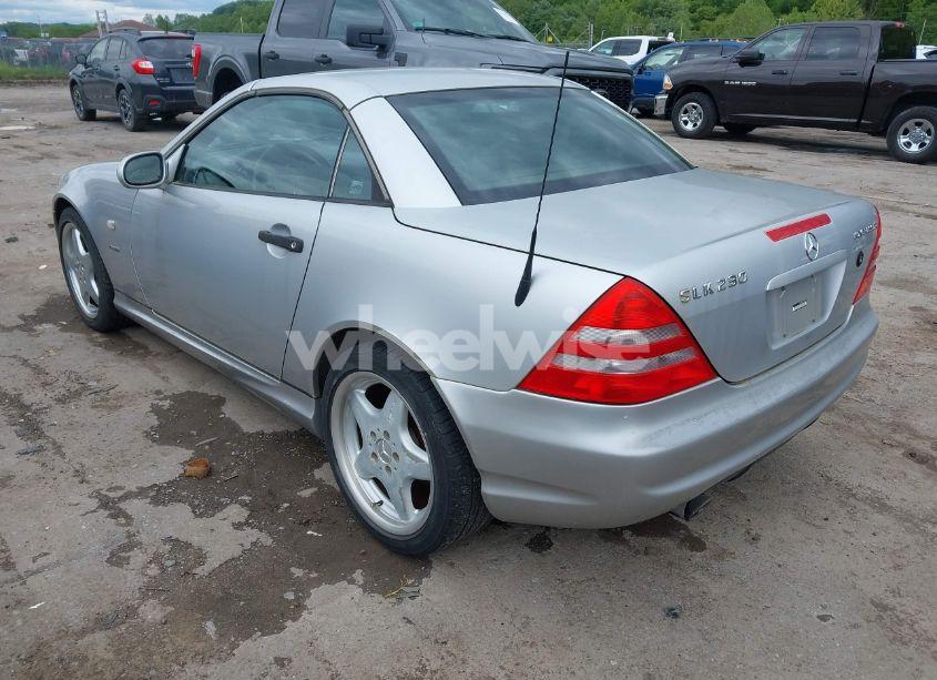 Photo 3 of 1999 Mercedes-benz Slk 230 KOMPRESSOR (VIN WDBKK47F0XF100495)