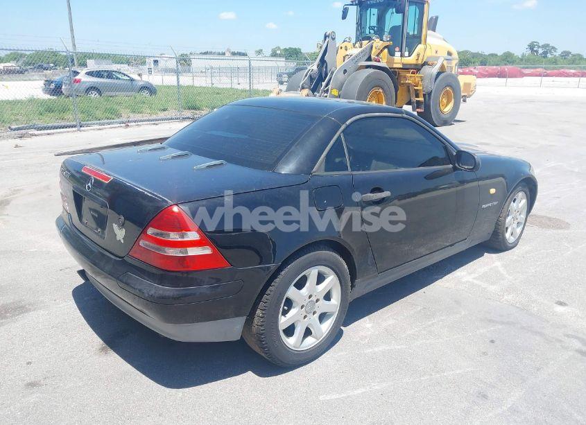 Photo 4 of 1998 Mercedes-benz Slk 230 (VIN WDBKK47F1WF022419)