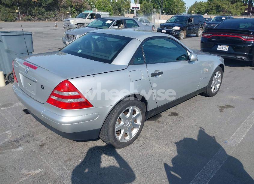 Photo 4 of 2000 Mercedes-benz Slk 230 KOMPRESSOR (VIN WDBKK47F5YF160242)