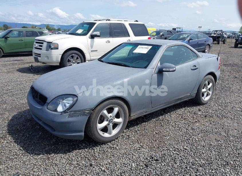 Photo 2 of 2003 Mercedes-benz Slk 320 (VIN WDBKK65F63F282132)