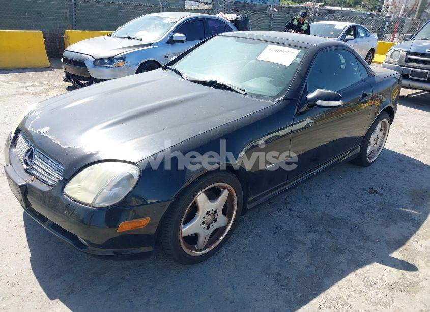 Photo 2 of 2001 Mercedes-benz Slk 320 (VIN WDBKK65FX1F181995)
