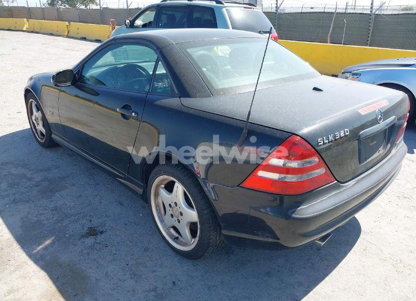 Photo 3 of 2001 Mercedes-benz Slk 320 (VIN WDBKK65FX1F181995)