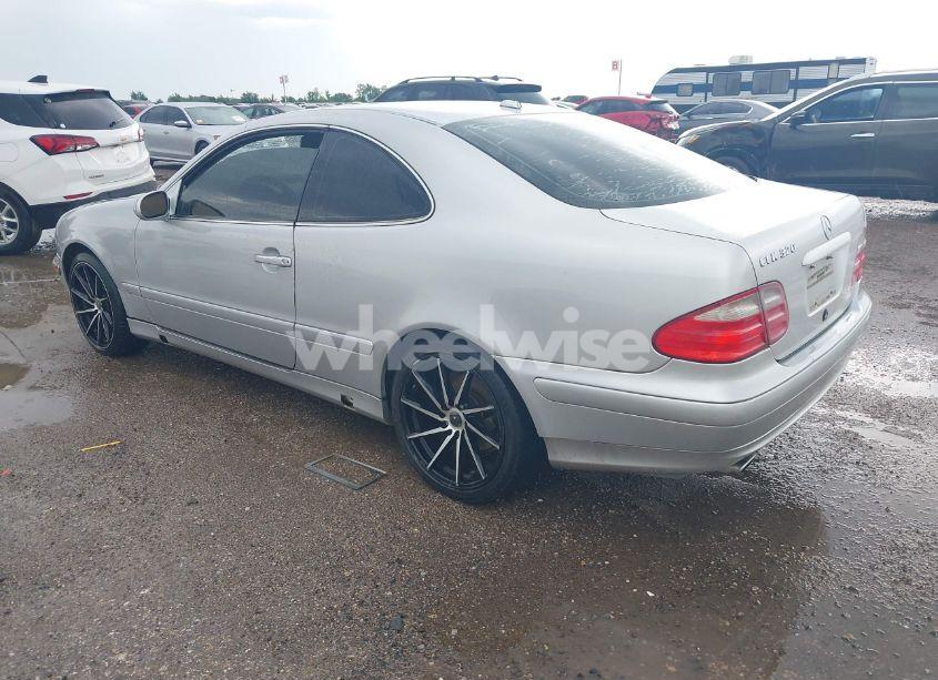 Photo 3 of 2001 Mercedes-benz Clk 320 (VIN WDBLJ65G31F190943)