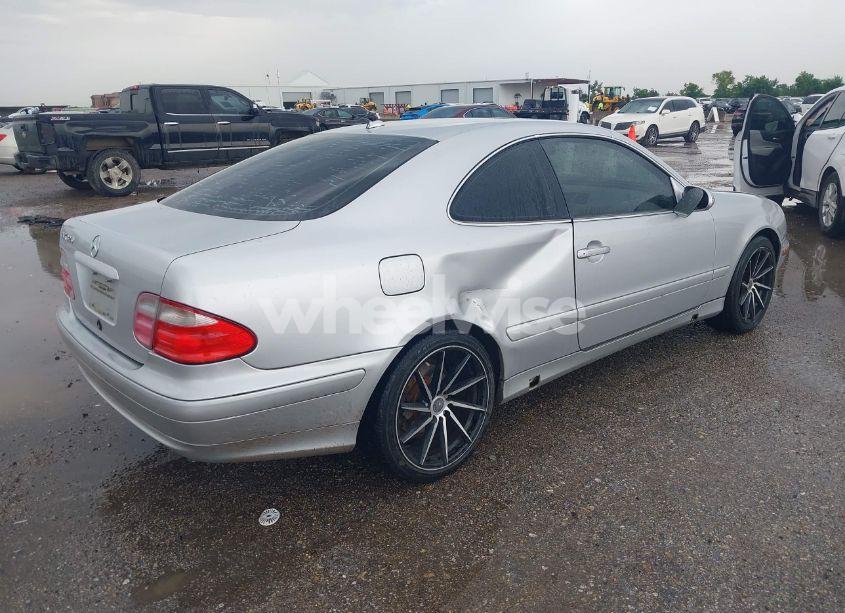 Photo 4 of 2001 Mercedes-benz Clk 320 (VIN WDBLJ65G31F190943)