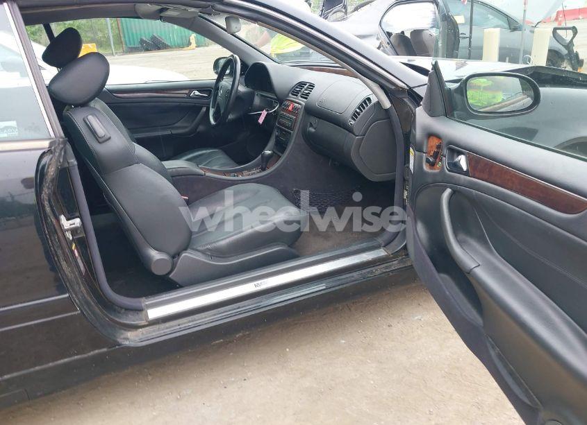 Photo 5 of 2000 Mercedes-benz Clk 320 (VIN WDBLK65G4YT044091)