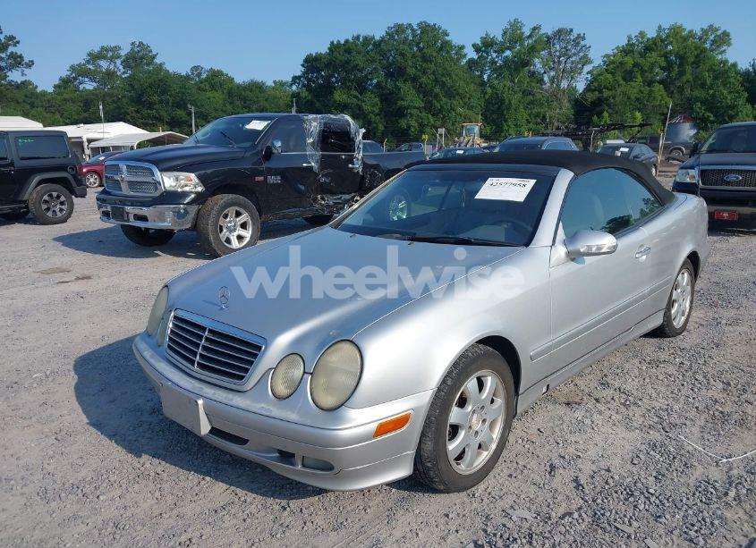 Photo 6 of 2000 Mercedes-benz Clk 320 (VIN WDBLK65G6YT052046)