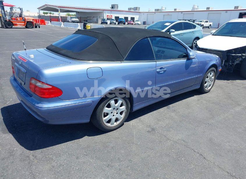 Photo 4 of 2000 Mercedes-benz Clk 320 (VIN WDBLK65G8YT052596)