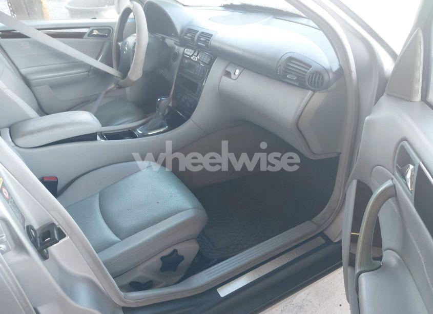 Photo 5 of 2003 Mercedes-benz C 240 (VIN WDBRF61J53F422376)